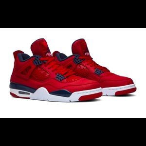 BRAND NEW IN BOX-AIR JORDAN 4 RETRO SE SNEAKERS